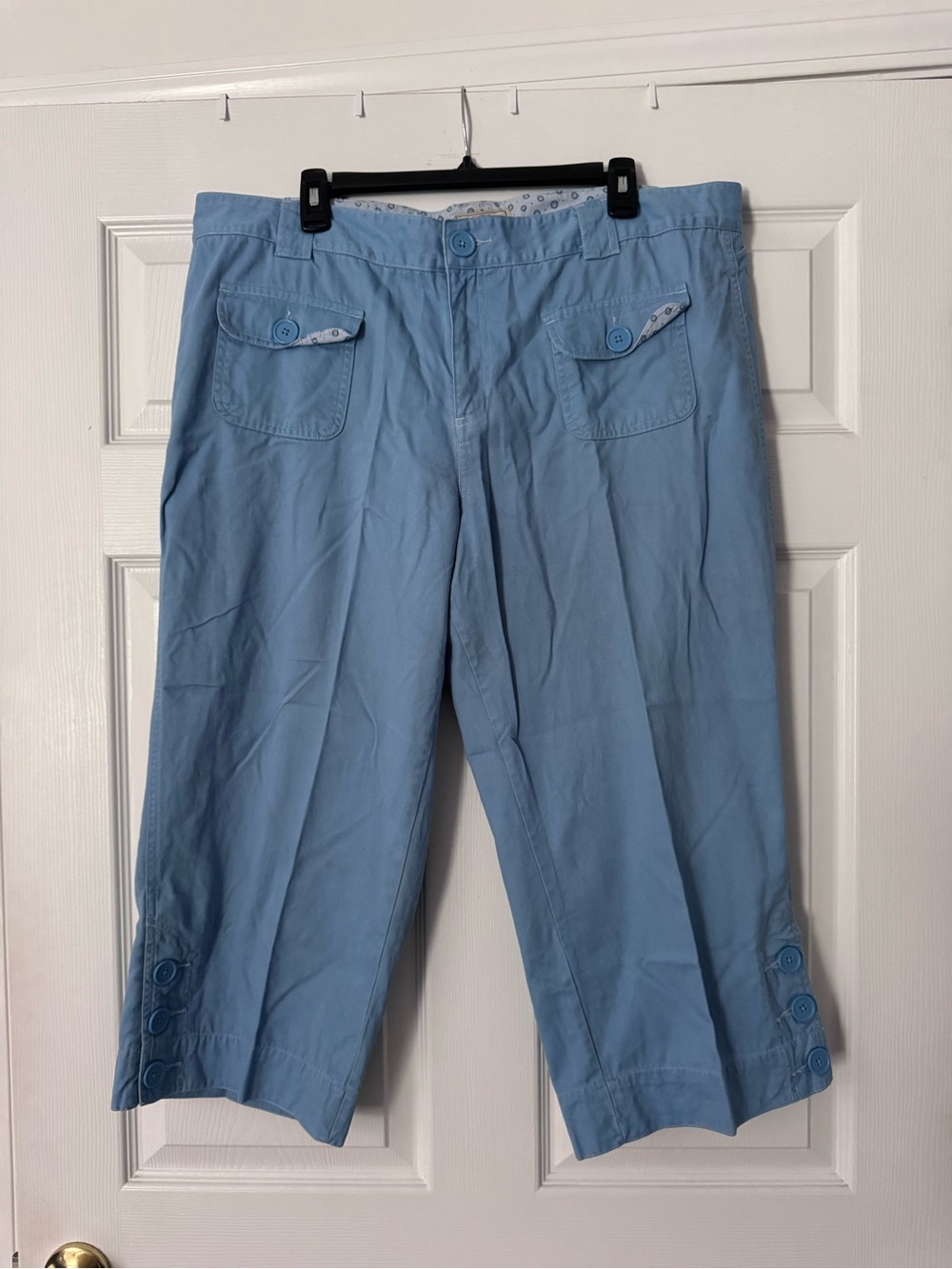 Light Blue Women’s Casual Capris